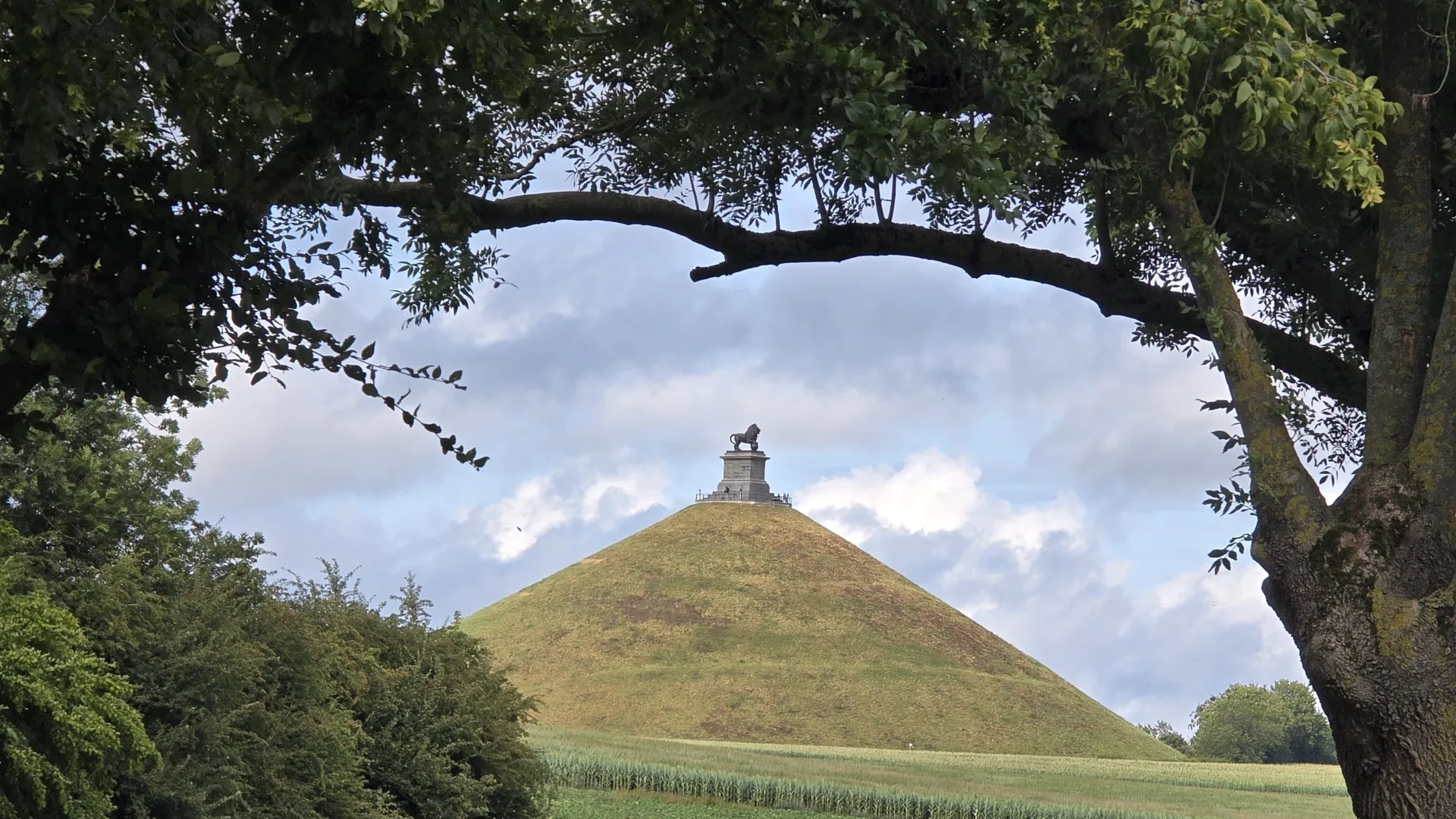 La Butte du Lion domine le champ de bataille de Waterloo.