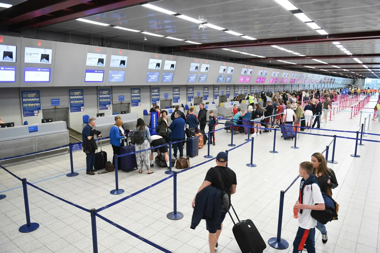 Enregistrement et contrôle pensez à rendre les produits d'hygiène autorisés en avion accessibles