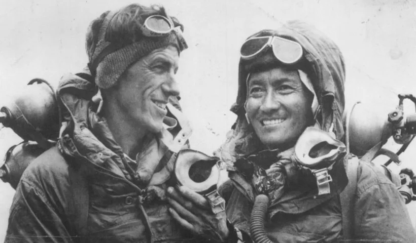 Edmund Hillary et Tenzing Norgay après l’ascension de l’Everest Le 29 mai 1953