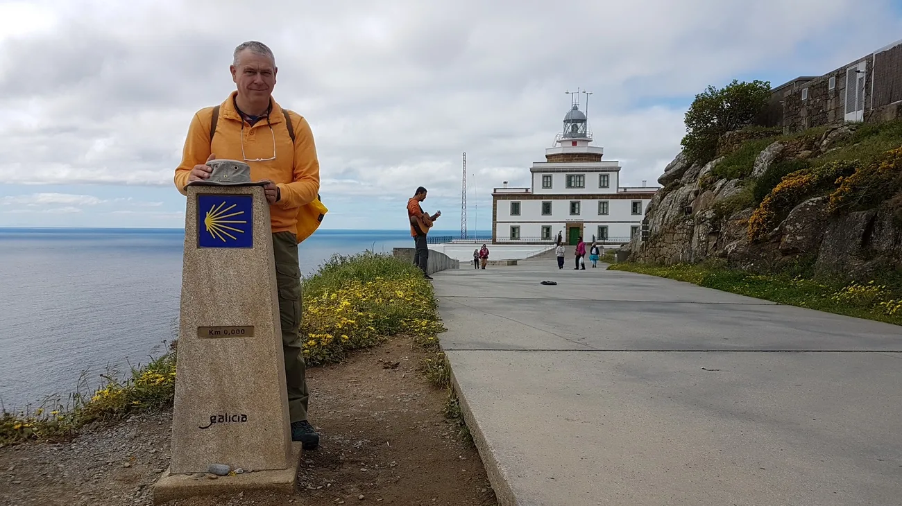 Alain à Fistera au kilomètre zéro du Camino (c) Luella Tyler