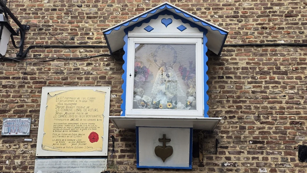Statue de la Vierge Marie dans le quartier de Roture à Liège