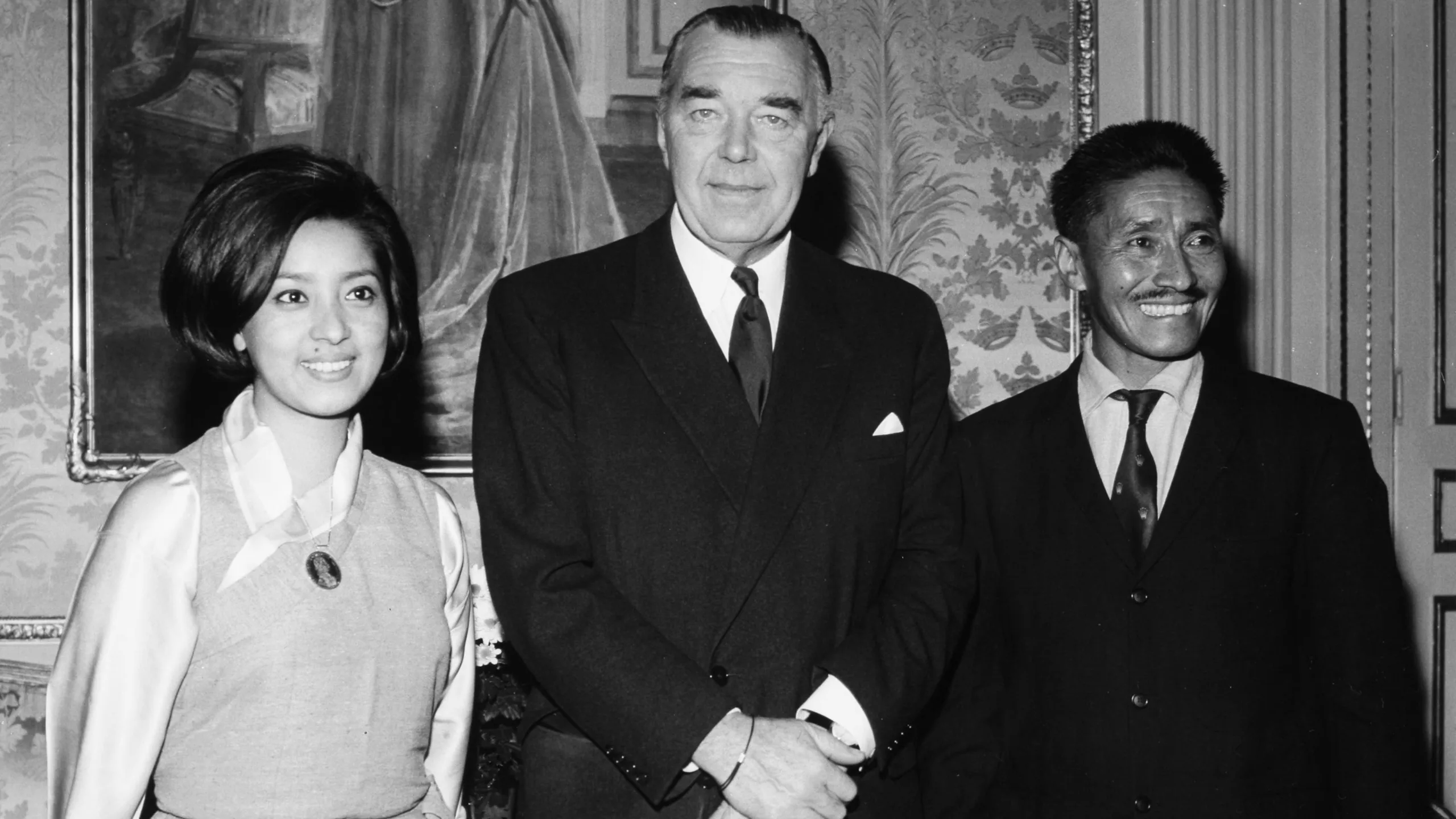 Tenzing Norgay avec sa fille Nime et le prince Bertil de Suède à Stockholm