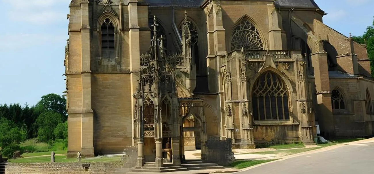 Recevresse de la Basilique Notre-Dame d'Avioth